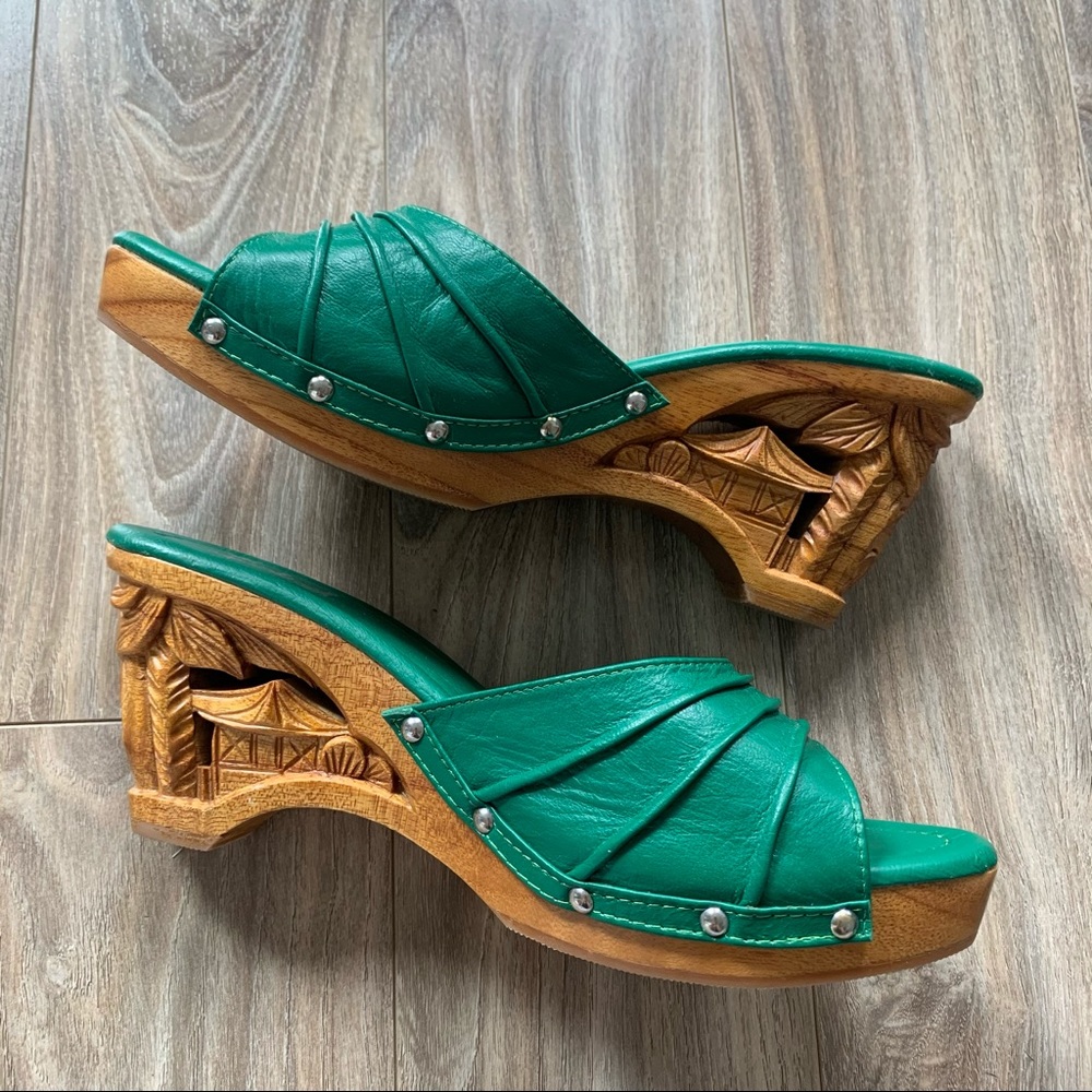 Rockin' Tiki Wooden Heel Lucky Lou Shoes Size 10